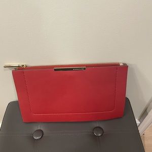 Red clutch / cream clutch